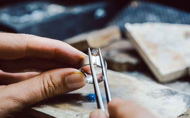 特殊なセッティングの石外れの対処法