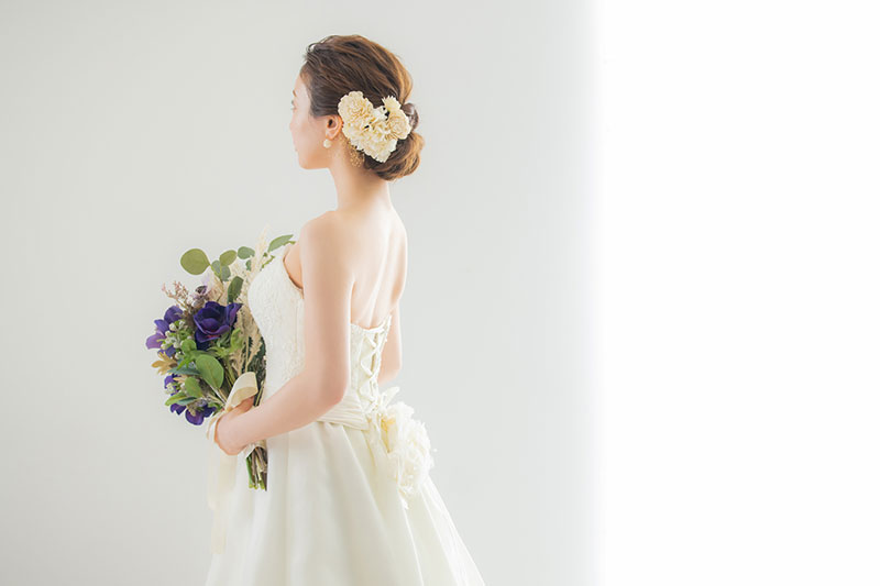 憧れのウエディングドレス選び！購入とレンタルではどちらが正解？