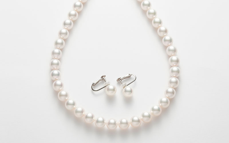 成人式のお祝いにスタンダードなパールセットを