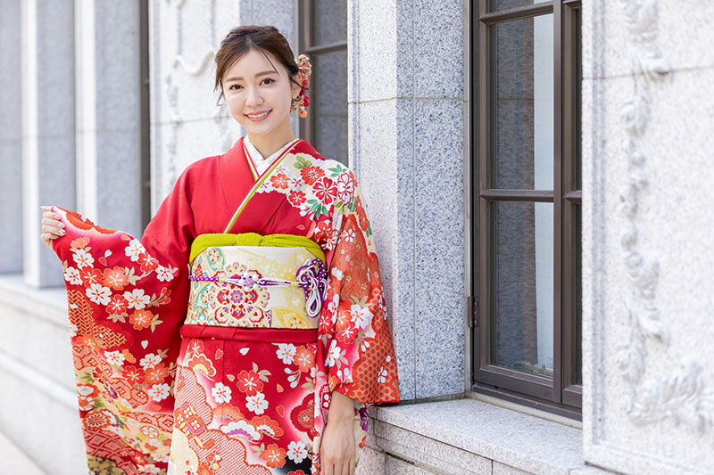 結婚式のお呼ばれドレスは何着る？みんなの本音とNG例も解説！